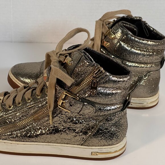 Women's size 7.5 Golden soft booties - Picture 4 of 13